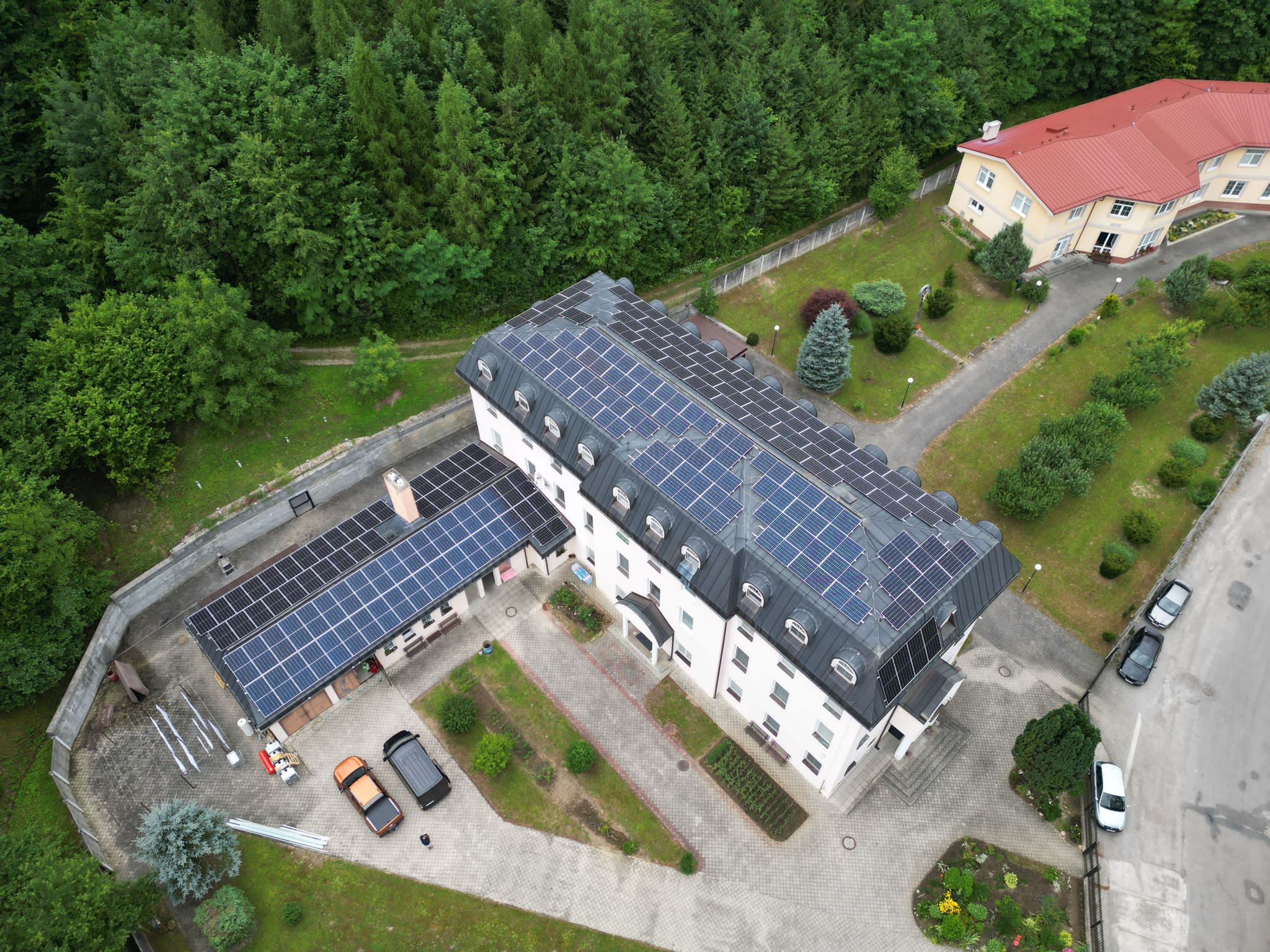 Realizácia fotovoltiky pre administratívnu budovu s výkonom 100kWp